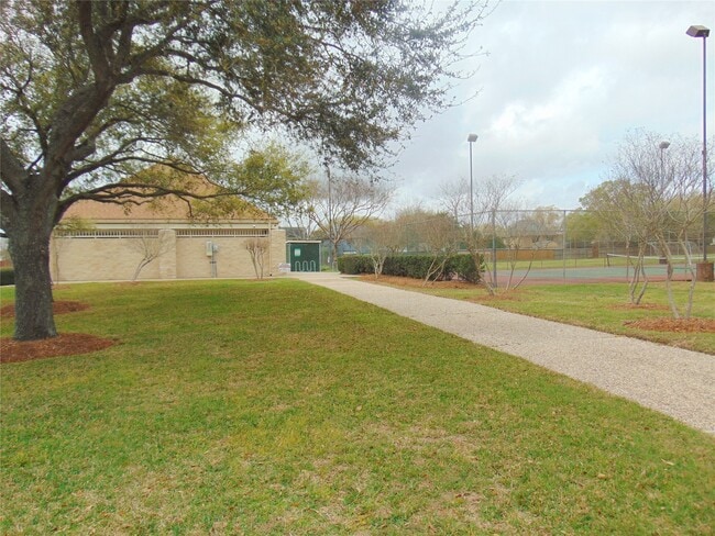 Building Photo - 1809 Edinburg Ave