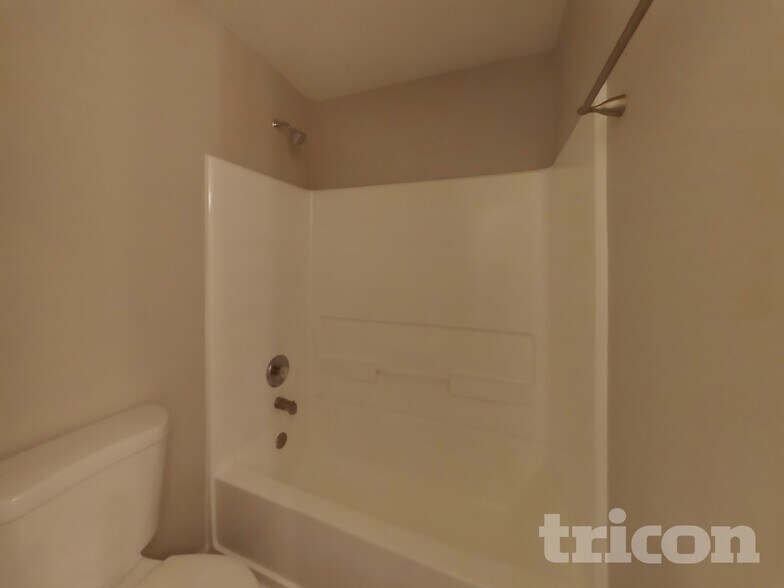 Building Photo - 3146 Brandenburg Dr