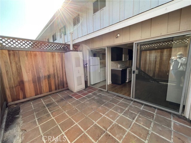 Building Photo - 4040 Grand View Blvd