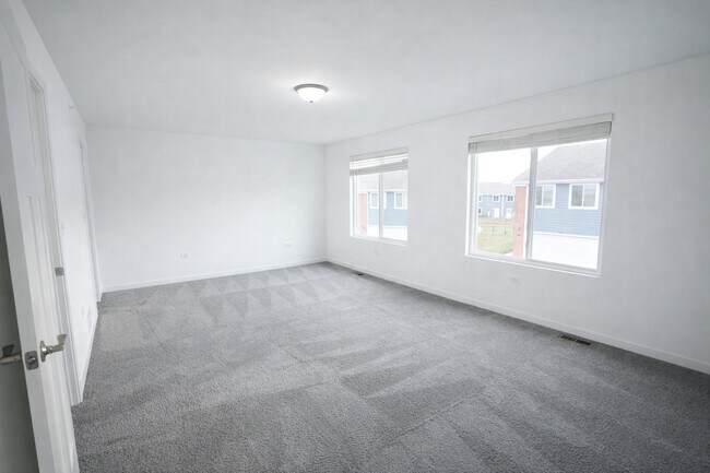 Building Photo - 1128 Gillespie Ln