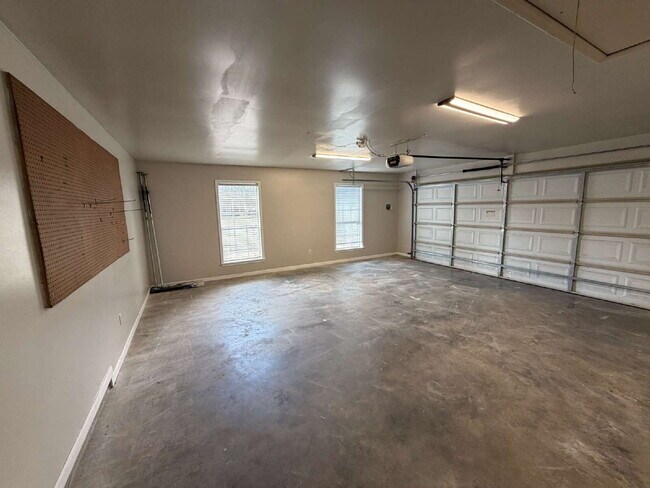 Building Photo - Available for rent in Chapelwood Subdivision