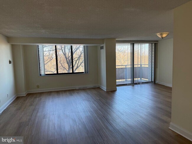 Building Photo - 5225 Pooks Hill Rd