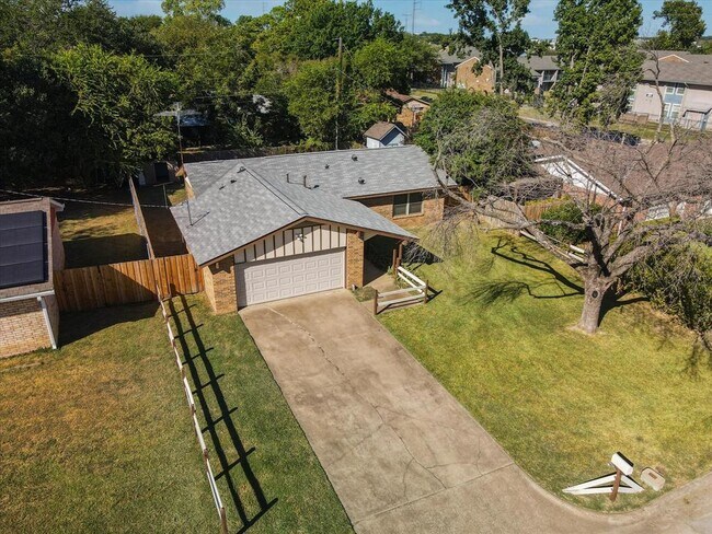 Building Photo - 3507 Hummingbird Ln