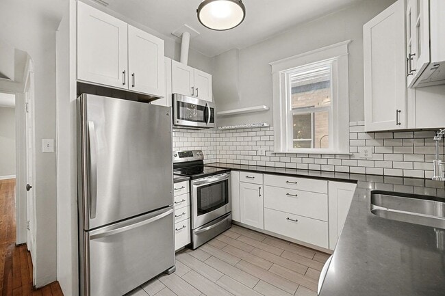 Building Photo - 2 Bed 2 Bath Home for Rent In Wash Park area!