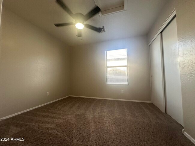 Building Photo - 2488 E Meadow Lark Way