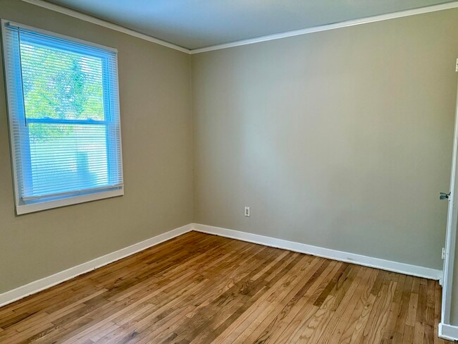 Building Photo - 2550 Lyman St