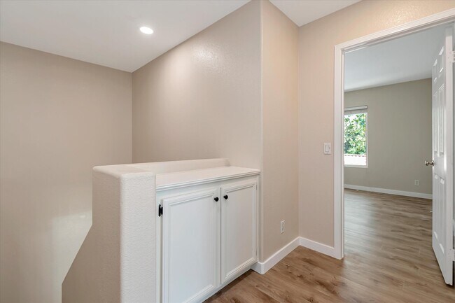 Building Photo - 18014 Flynn Dr