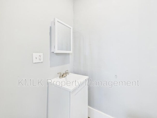 Building Photo - 2337 15th St SW