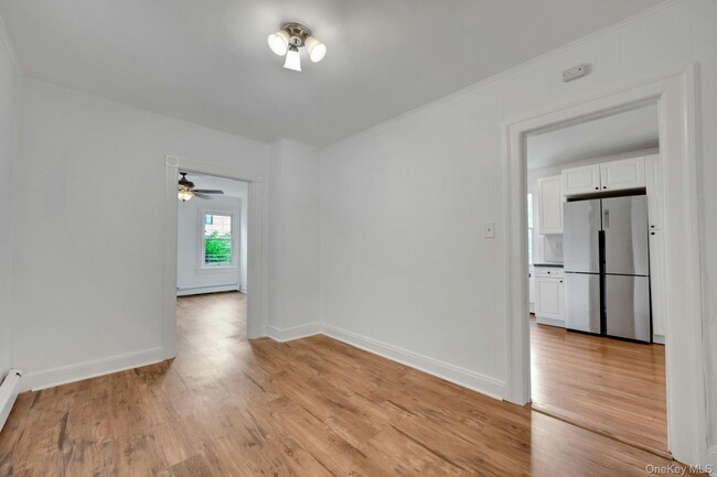 Building Photo - 437 Warburton Ave