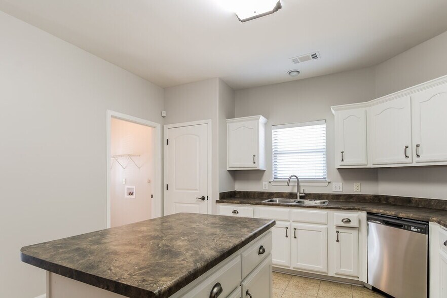 Building Photo - 225 Birch Springs Cove