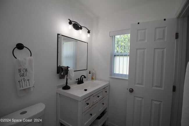 Building Photo - 5381 Frederick Ave