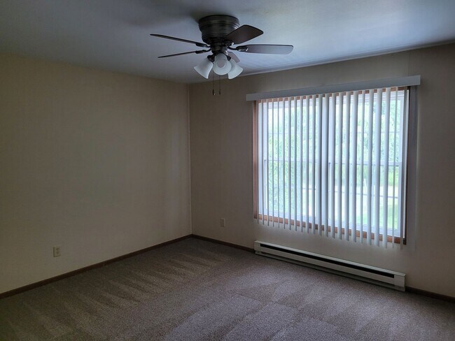 Building Photo - 2240 Sylvan Way