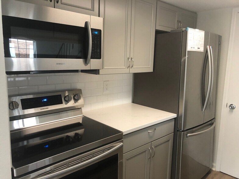 Building Photo - 22 Amesbury St