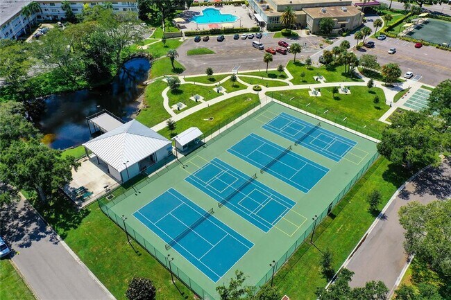 Building Photo - 2400 Franciscan Dr