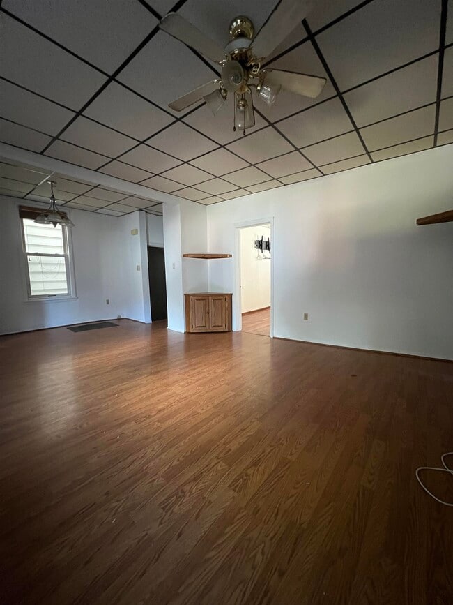 Building Photo - 214 North St