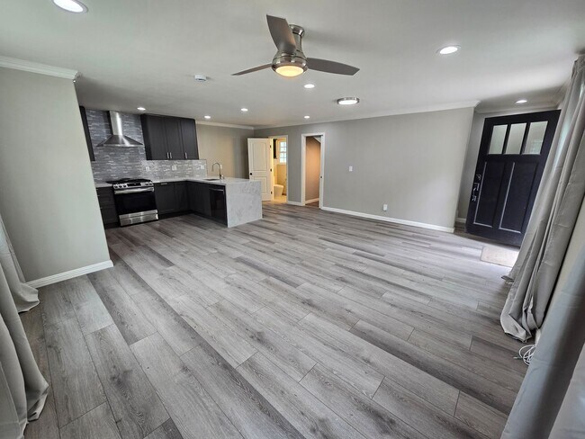 Building Photo - Fantastic 2 Bed, 2.5 Bath ADU unit in Sunn...