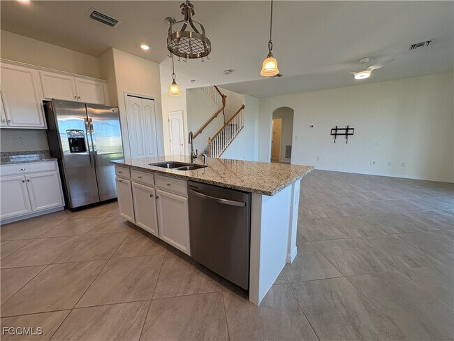 Building Photo - 14569 Monrovia Ln