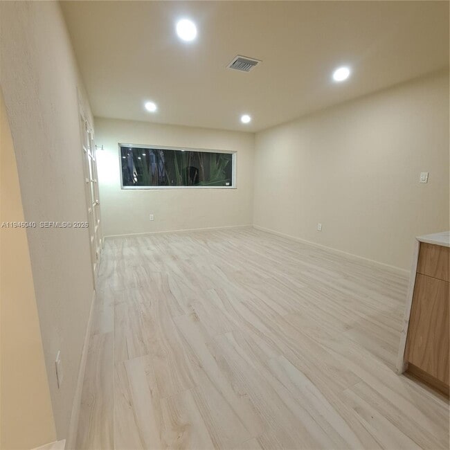 Building Photo - 5840 SW 51st St