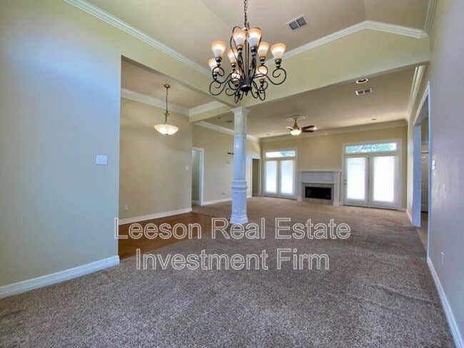 Building Photo - 2015 Regent Cir