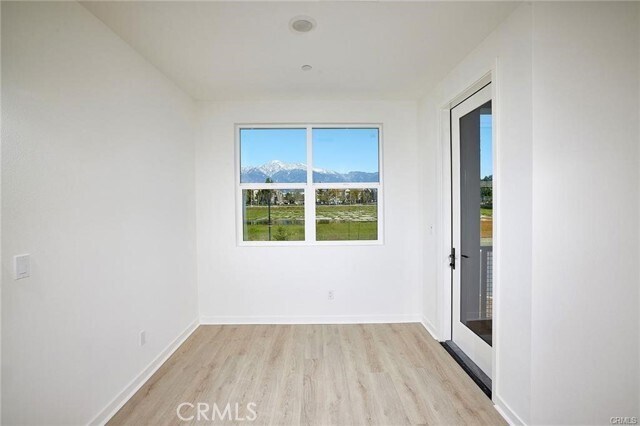 Building Photo - 944 N Divino Privado