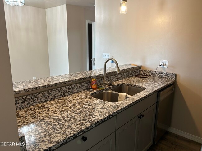 Building Photo - 5717 Manila Dr