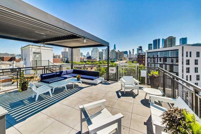 Building Photo - 525 N Halsted St