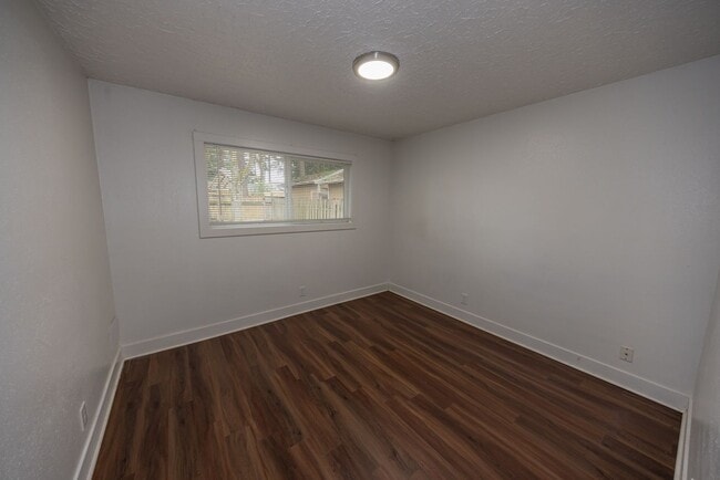 Building Photo - Updated 3 Bed, 2 Bath Home with RV/Trailer Parking – 1,962 Sq Ft, No HOA