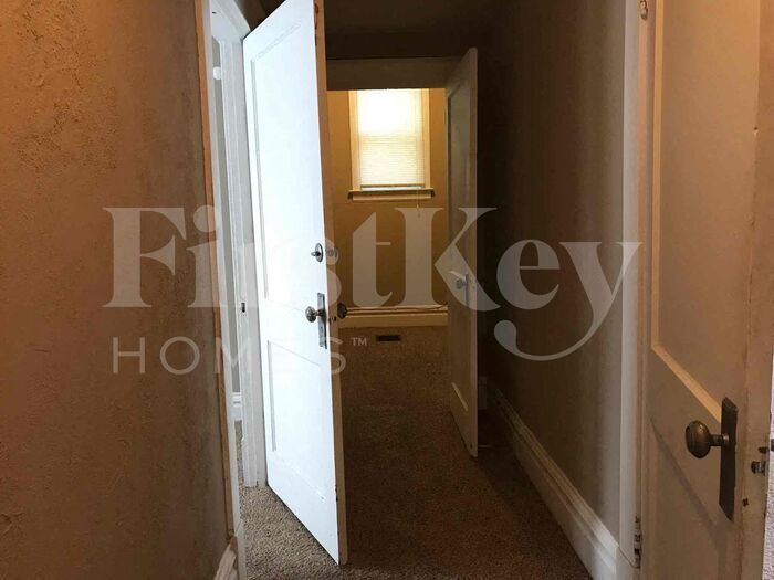 Building Photo - 2112 Lexa Dr