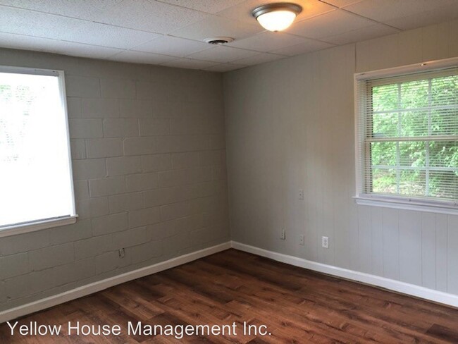 Building Photo - 208 Greene St