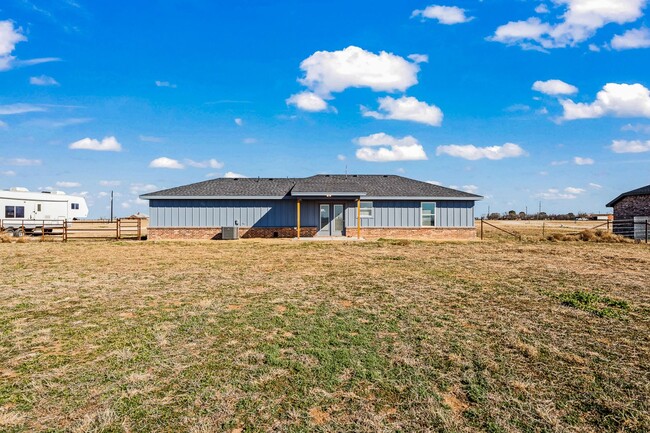 Building Photo - Country Living In Roosevelt ISD!