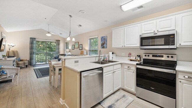 Building Photo - 562 Blue Stem Dr