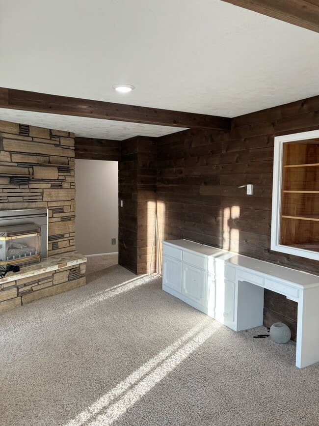 Building Photo - Spacious 6 Bed / 3 Bath Home in Rigby!