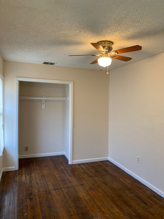 Building Photo - New Rental Listing!