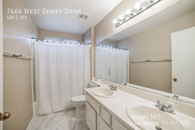 Building Photo - Stunning 4 bedroom, 2.5 bathroom home in L...