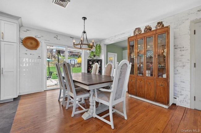 Building Photo - 49 Clover Hill Dr