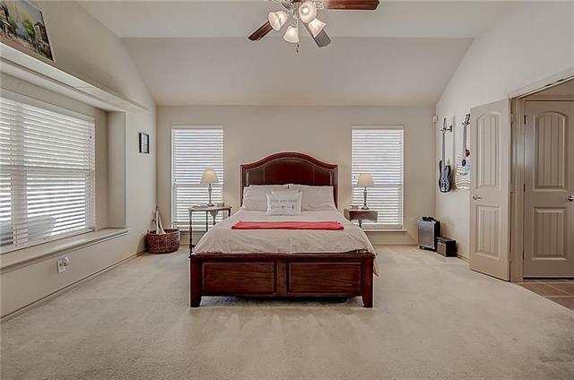 Building Photo - 5009 Holliday Dr