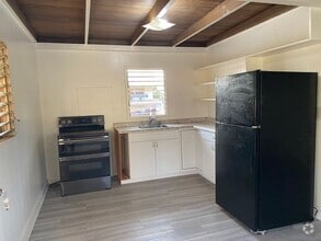 Building Photo - Two Bedroom Duplex