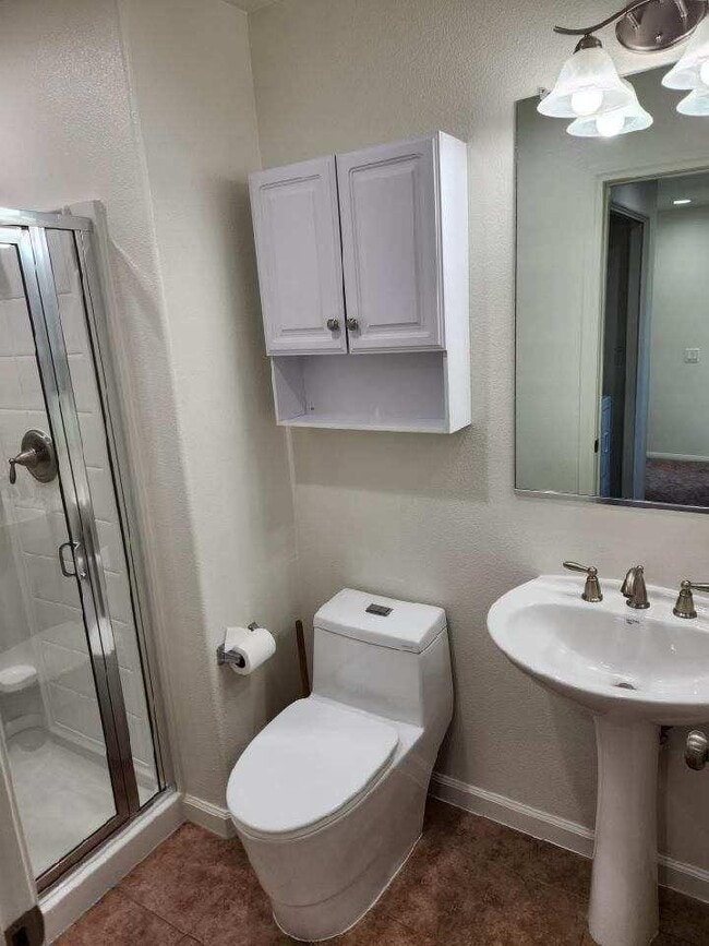 Building Photo - 956 Tarragon Ln
