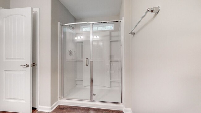 Building Photo - 3 Bedroom 2.5 Bathroom Townhome - The Comm...