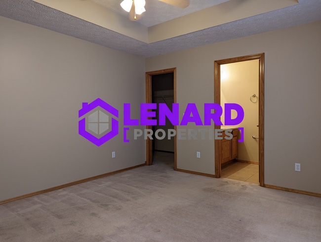 Building Photo - Spacious 3 Bedroom Home!