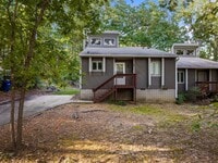 Building Photo - Newly Updated 2 Bedroom, 2 Bath Duplex nea...