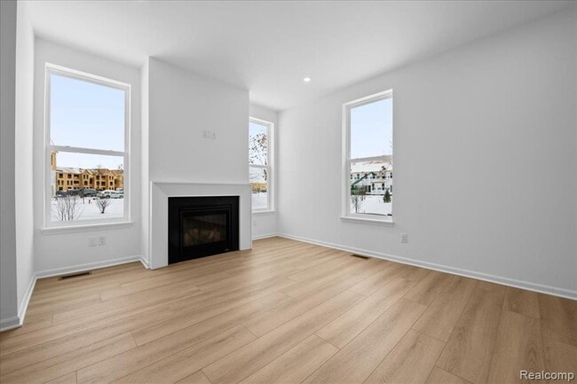 Building Photo - 10633 Barrett