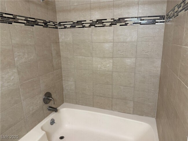 Building Photo - 4689 W Sand Creek Ave