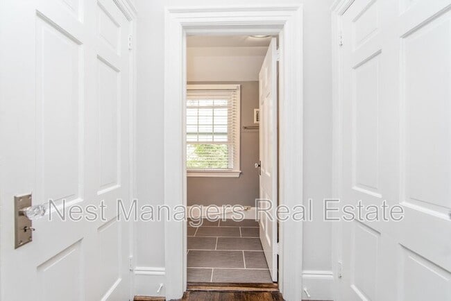 Building Photo - 220 Bradford Ave