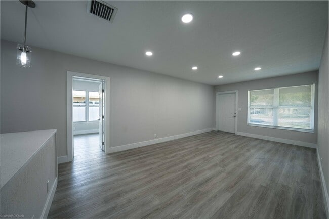 Building Photo - 1405 NW 7th Terrace