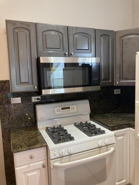 Building Photo - 4321 S Ellis Ave