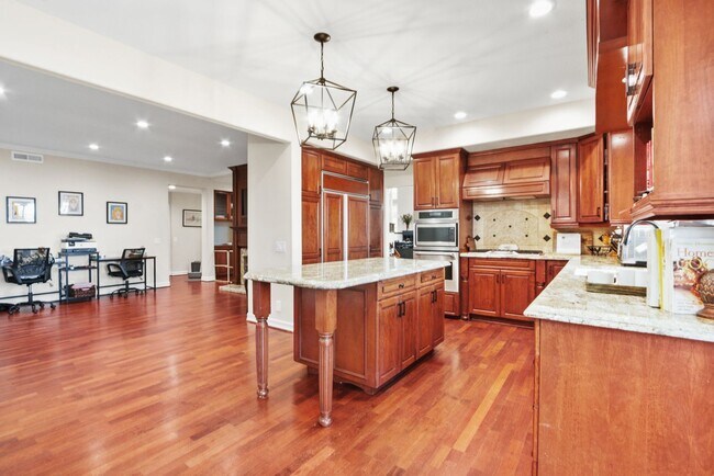Building Photo - Ready now: Spacious 4 bedroom 3 bath with bonus room and 3 car garage