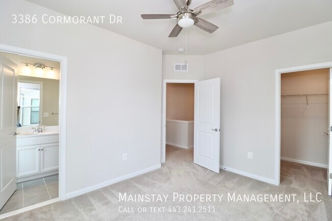 Building Photo - 2022 New Construction Townhome in Watershe...