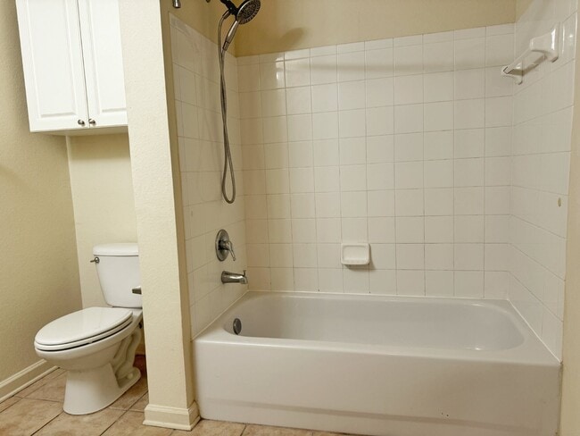 Building Photo - First floor, 3BR/2BA with garage Villa San Marco Condo