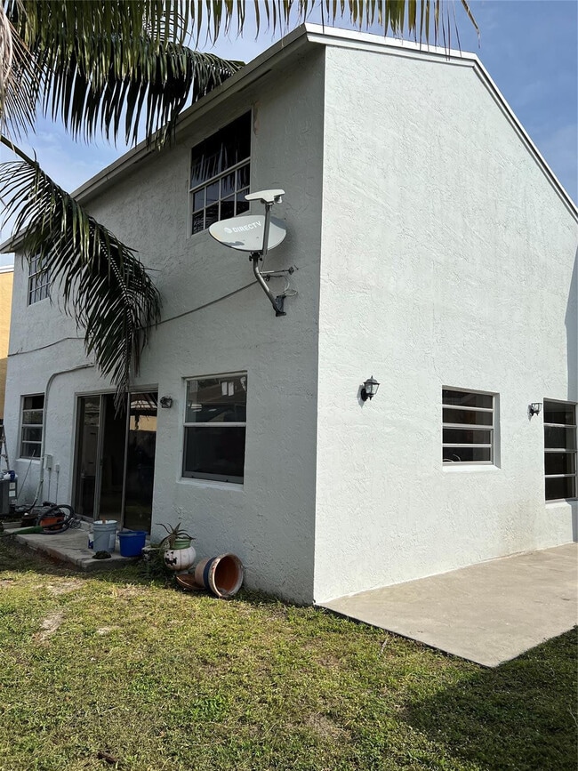 Building Photo - 8265 NW 192nd Terrace